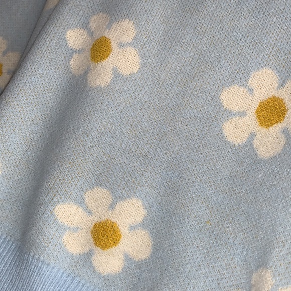 SHEIN Sweater - Picture 2 of 5